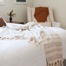 Load image into Gallery viewer, James Oversized Throw (Beige)