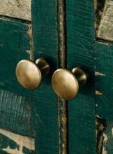 Load image into Gallery viewer, Medium Brass Knob